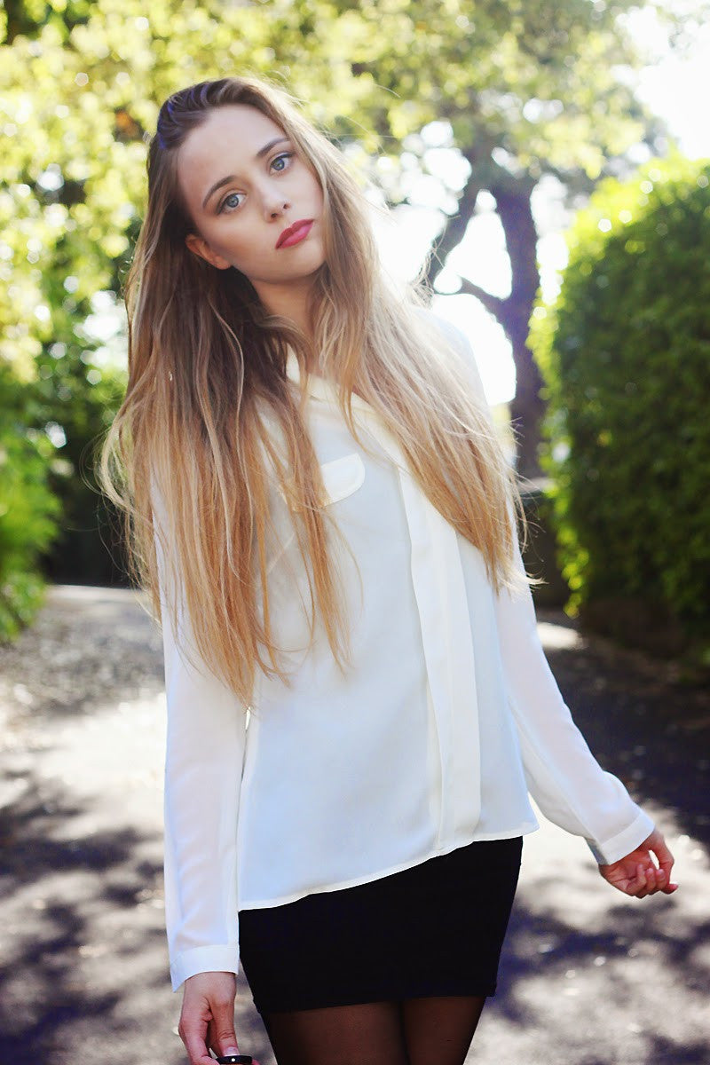 Yumi Direct Cream Pocket V-Neck Shirt Thumbnail